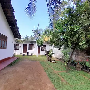 Pensión 64, Katunayaka